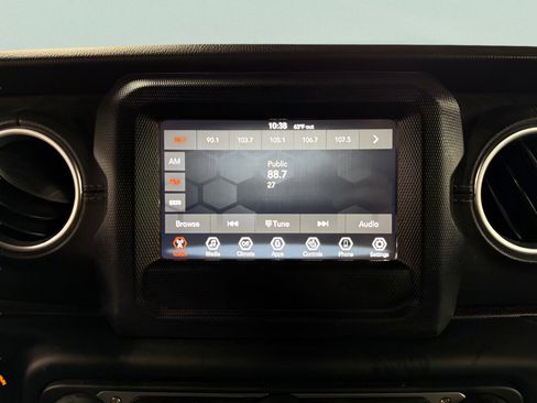 Used 2019 Jeep Wrangler Unlimited Sahara w/ Dual Top Group AWD/4WD image 12