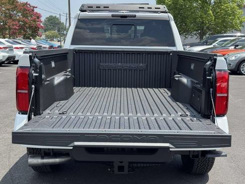 Used 2026 Toyota Tacoma TRD Off-Road w/ TRD Off Road Upgrade Package AWD/4WD image 17