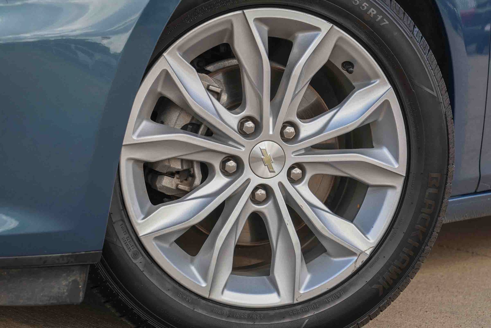 Used 2025 Chevrolet Malibu LT FWD image 12