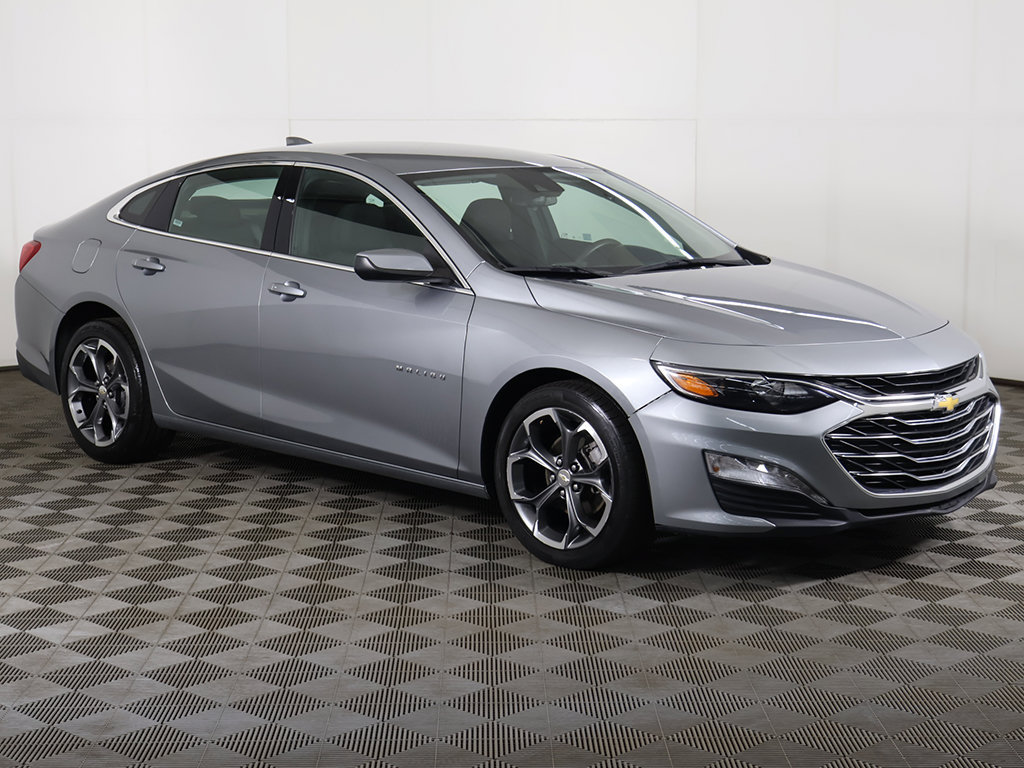 Used 2024 Chevrolet Malibu LT FWD image 2