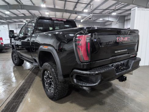 Used 2024 GMC Sierra 2500 AT4X image 4