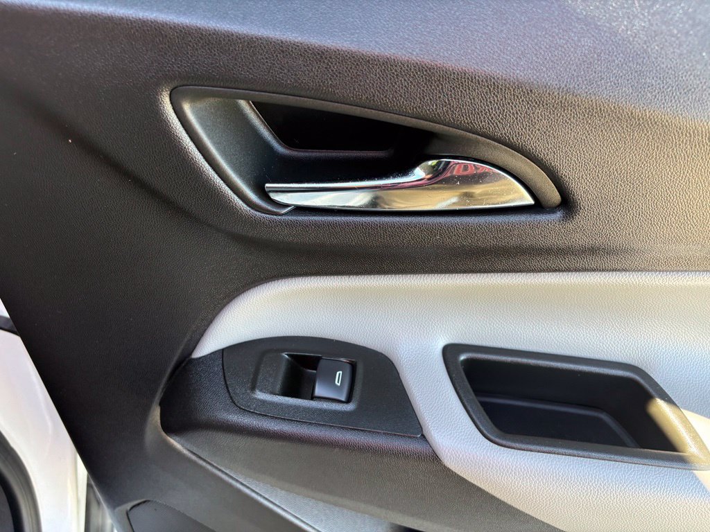 Used 2024 Chevrolet Equinox LS w/ LS Convenience Package FWD image 31