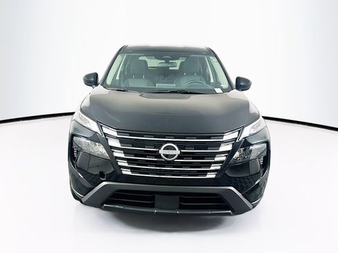 Used 2026 Nissan Rogue SV AWD/4WD image 2