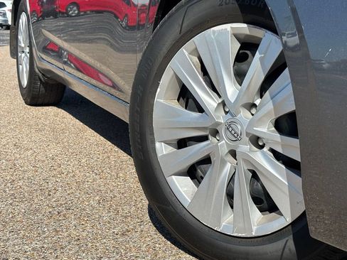 Used 2024 Nissan Sentra S image 2