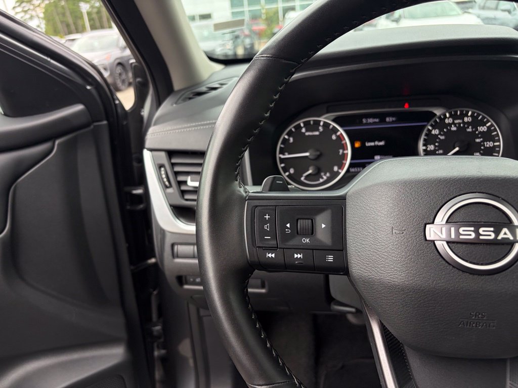 Certified 2025 Nissan Rogue SV FWD image 17