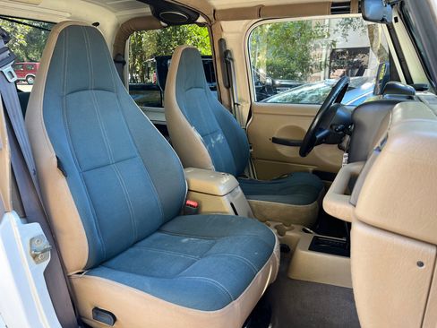 Used 1999 Jeep Wrangler Sahara image 27