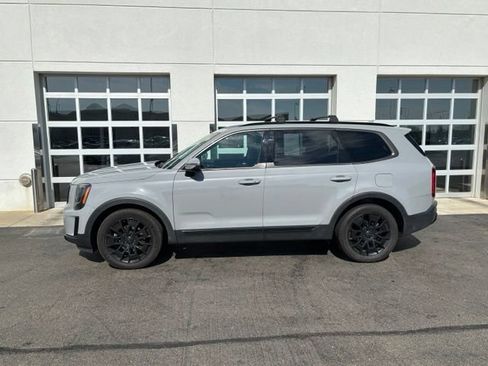 Used 2021 Kia Telluride EX w/ EX Premium Package AWD/4WD image 3