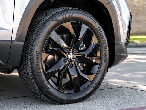 Used 2022 Volkswagen Taos SE image 67