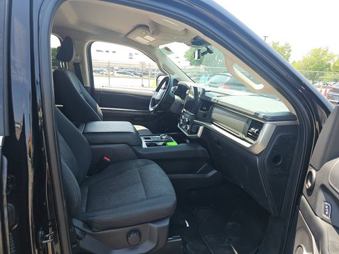 Used 2024 Ford Expedition Max XLT RWD image 11