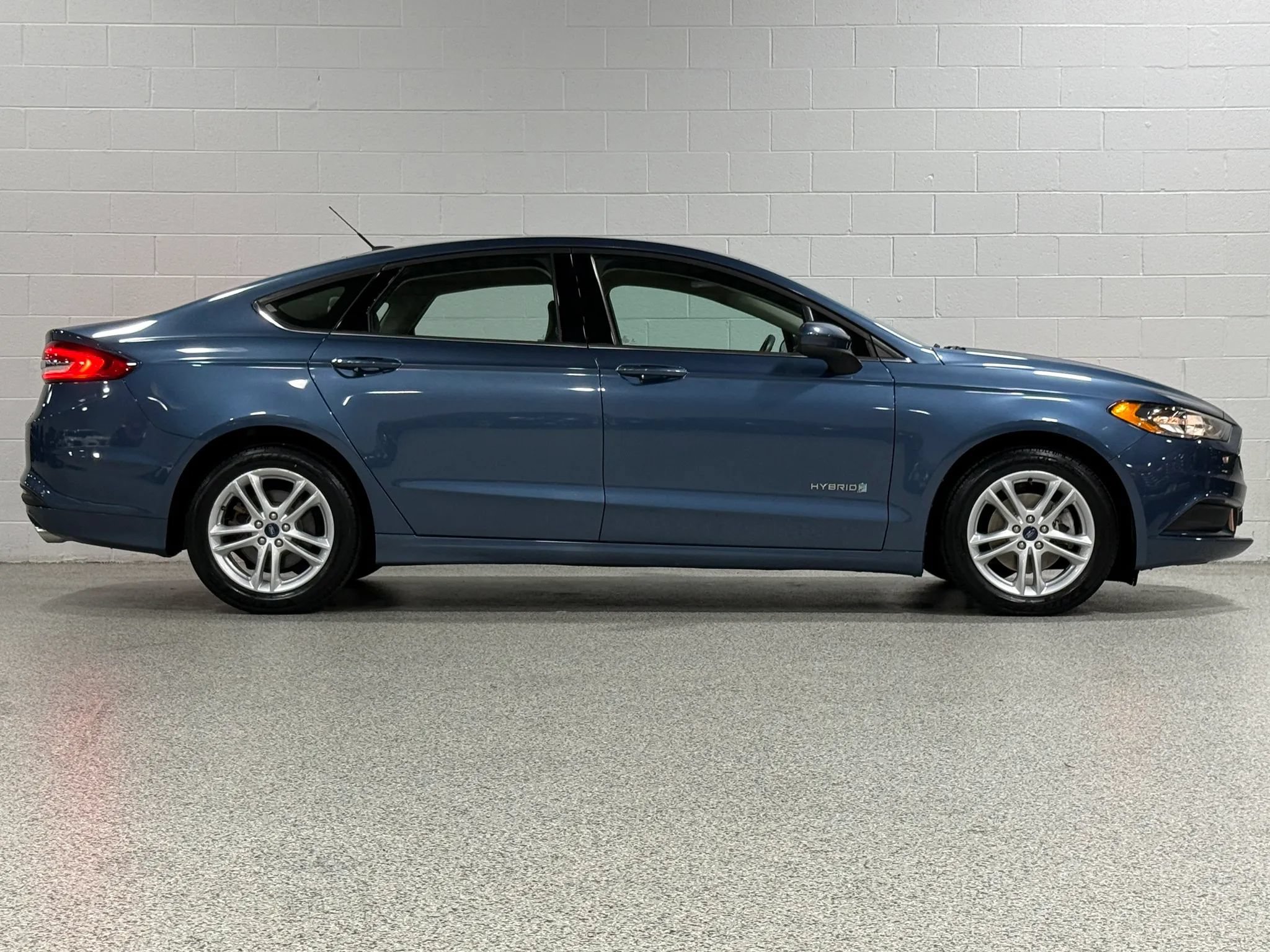 Used 2018 Ford Fusion S FWD image 5