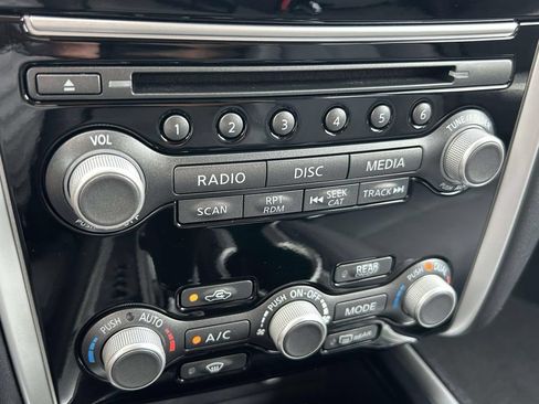 Used 2017 Nissan Pathfinder SV FWD image 21