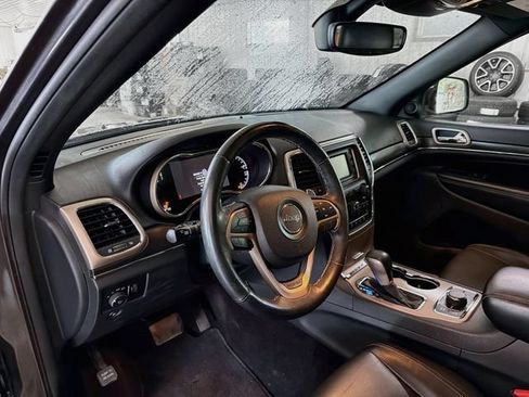 Used 2017 Jeep Grand Cherokee Limited AWD/4WD image 8