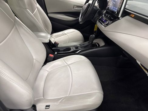 Used 2020 Toyota Corolla LE image 11