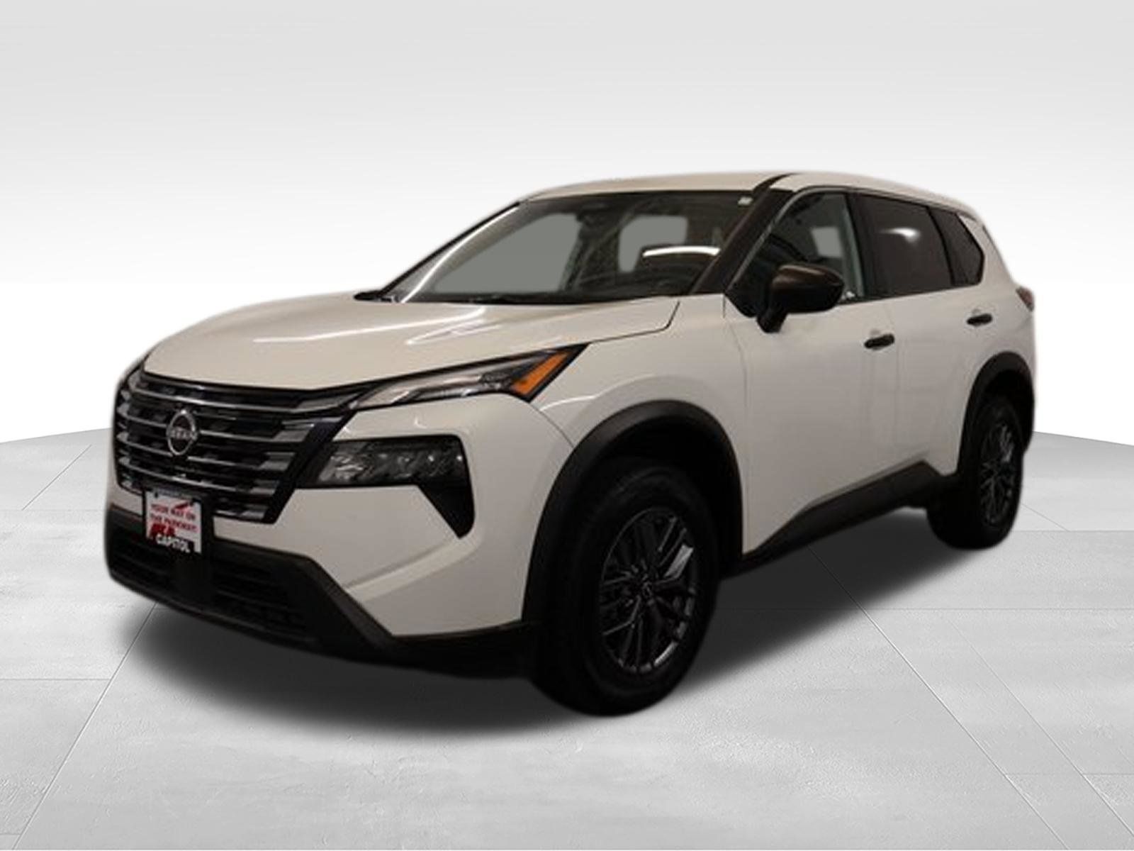 Used 2024 Nissan Rogue S AWD/4WD image 6