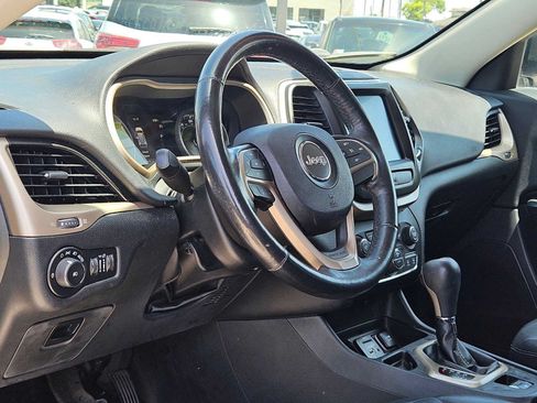 Used 2016 Jeep Cherokee Limited FWD image 2
