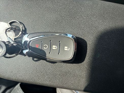 Used 2025 Chevrolet Trax LT image 22