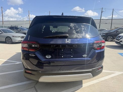 Used 2025 Honda Pilot EX-L image 3