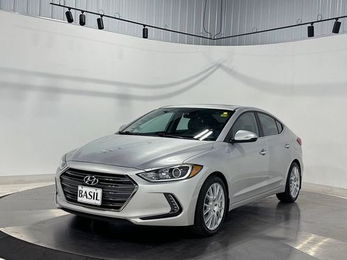 Used 2017 Hyundai Elantra Limited w/ Limited Tech Package 04 FWD image 8
