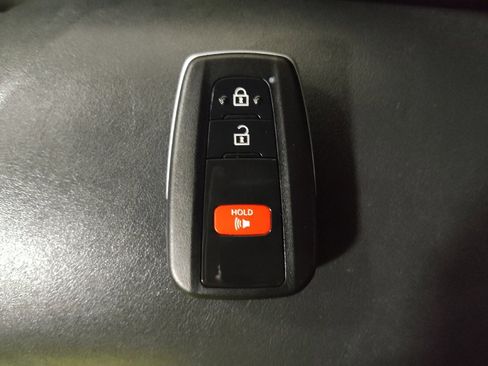 Used 2018 Toyota C-HR XLE image 32