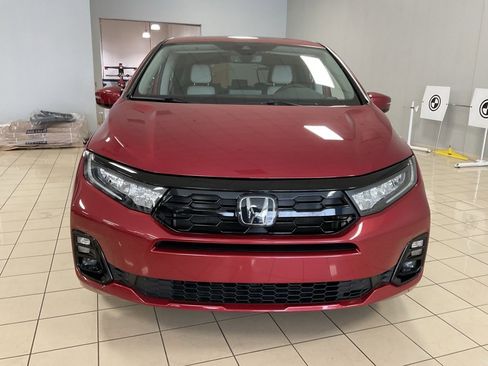 Used 2025 Honda Odyssey Elite image 2