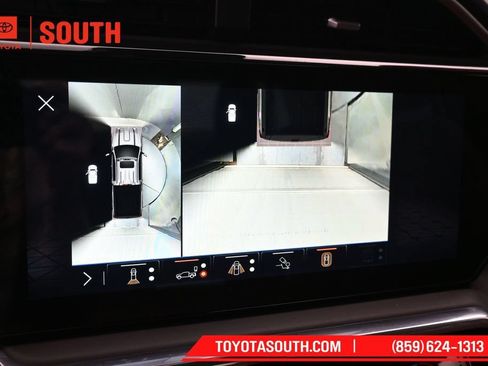 Used 2024 GMC Sierra 2500 Denali Ultimate AWD/4WD image 21