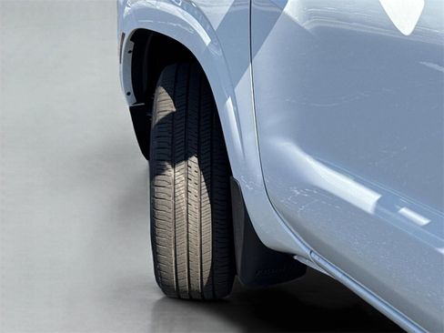 Used 2024 Nissan Frontier SV image 46