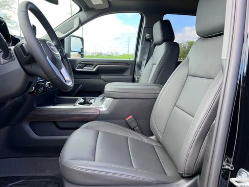 New 2026 GMC Sierra 2500 SLT w/ SLT Premium Package AWD/4WD image 4