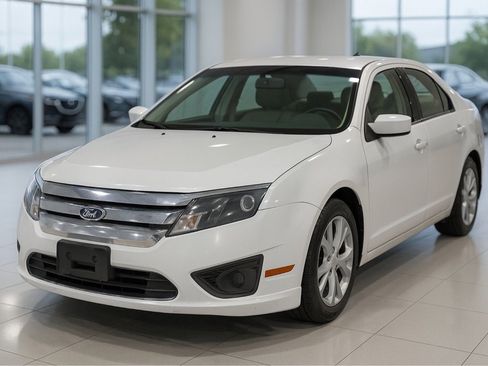 Used 2012 Ford Fusion SE image 2