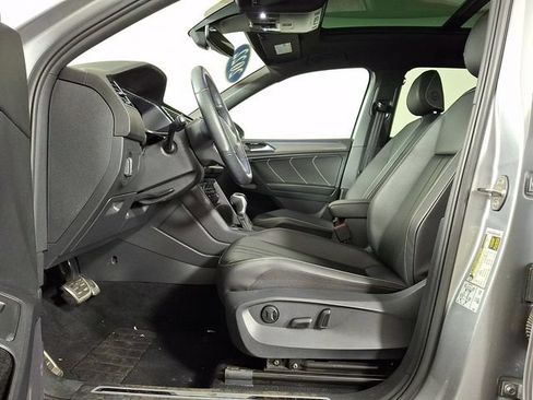 Used 2022 Volkswagen Tiguan SE R-Line AWD/4WD image 15