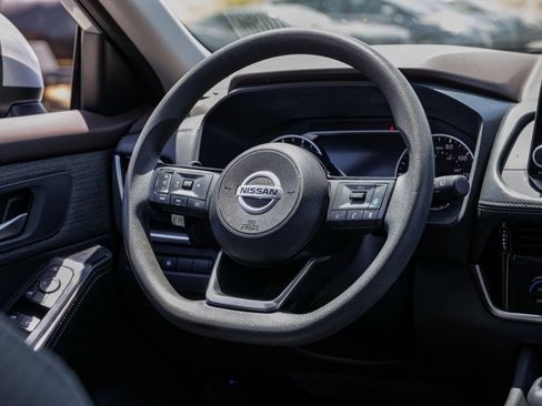 Used 2021 Nissan Rogue SV FWD image 23