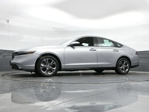 Used 2024 Honda Accord EX-L image 43