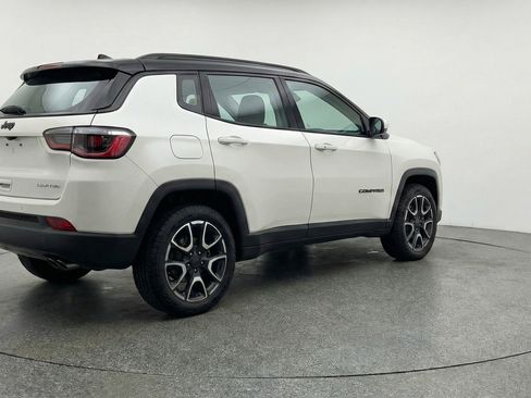 Used 2025 Jeep Compass Trailhawk AWD/4WD image 9