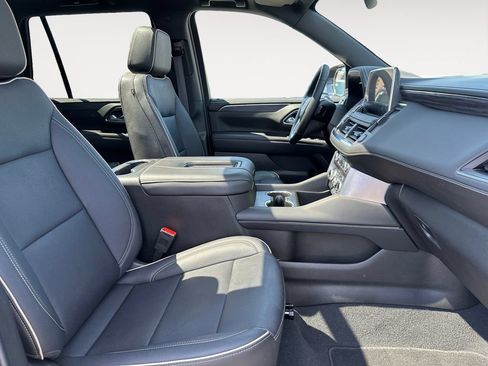 Used 2023 GMC Yukon SLT w/ SLT Luxury Package AWD/4WD image 15