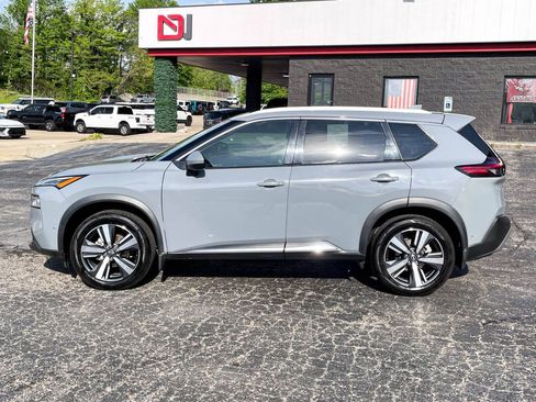 Used 2022 Nissan Rogue SL w/ SL Premium Package image 3