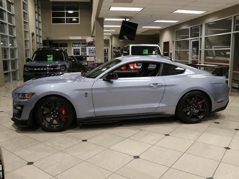 Used 2022 Ford Mustang Shelby GT500 w/ Carbon Fiber Track Pack image 4