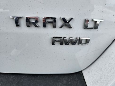 Used 2016 Chevrolet Trax LT w/ LT Convenience Package AWD/4WD image 32