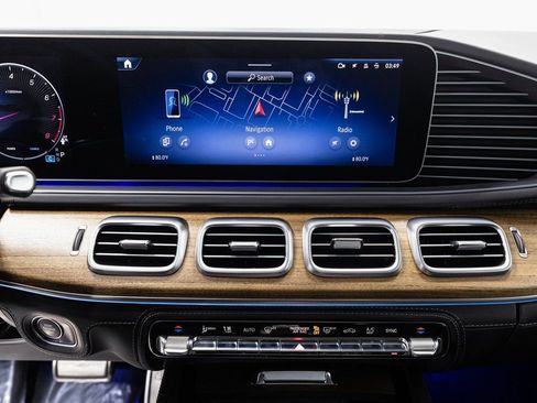 Used 2024 Mercedes-Benz Maybach GLS 600 4MATIC image 16