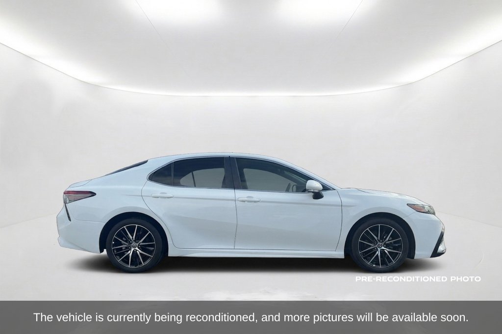 Used 2023 Toyota Camry SE FWD image 4