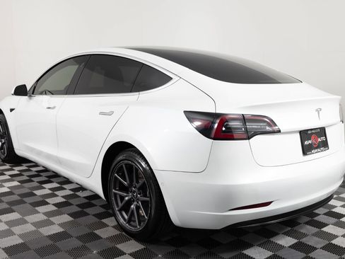 Used 2020 Tesla Model 3 Standard Range RWD image 5
