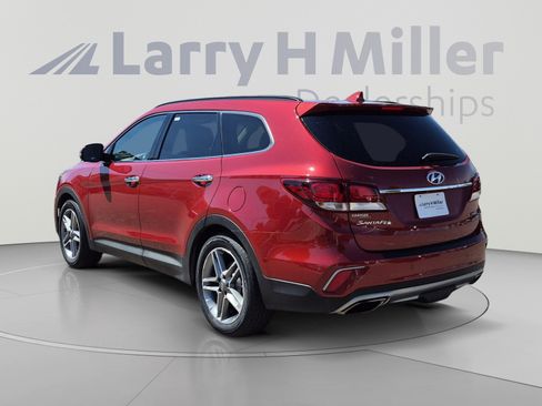 Used 2018 Hyundai Santa Fe AWD image 3