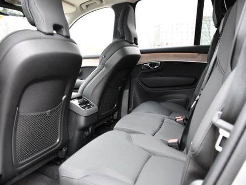 Certified 2025 Volvo XC90 B6 Plus image 15