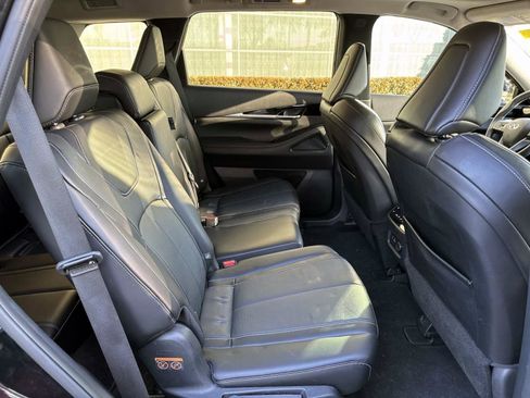 Certified 2024 INFINITI QX60 Pure w/ Cargo Package image 18