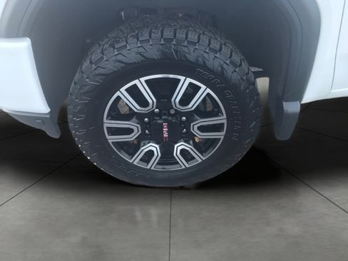 Used 2022 GMC Sierra 2500 AT4 w/ Gooseneck/5TH Wheel Package image 4