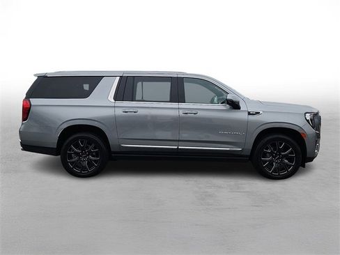 Certified 2023 GMC Yukon XL Denali image 7