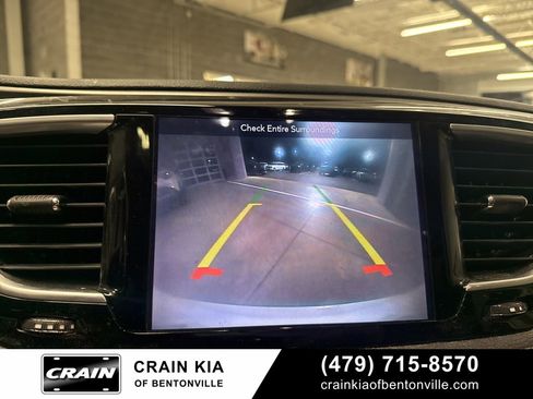 Used 2019 Chrysler Pacifica Limited image 23