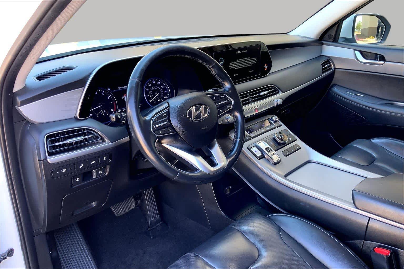 Used 2022 Hyundai Palisade SEL w/ 8P Bench Seat Package FWD image 17