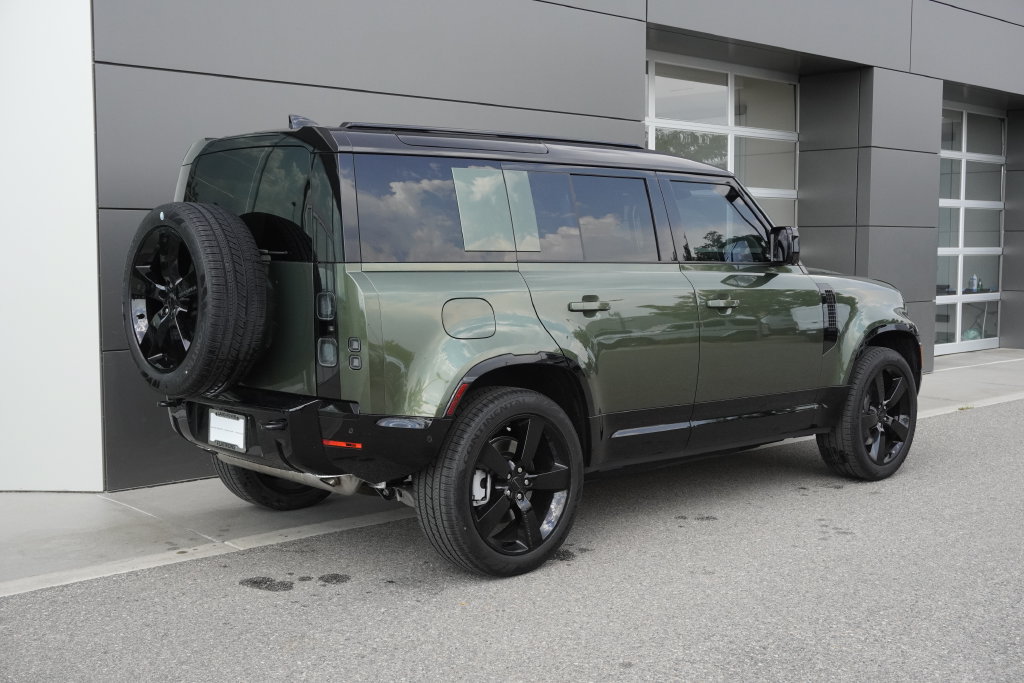 New 2026 Land Rover Defender 110 X-Dynamic SE AWD/4WD image 4