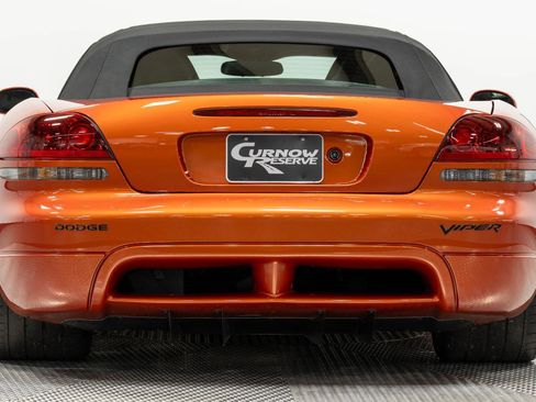 Used 2005 Dodge Viper SRT-10 w/ Copperhead Edition Group RWD image 9