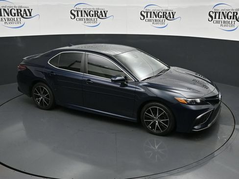 Used 2021 Toyota Camry SE FWD image 18