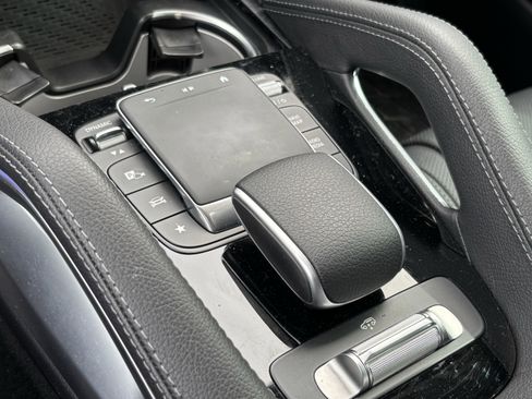 Used 2024 Mercedes-Benz GLE 450e 4MATIC image 26